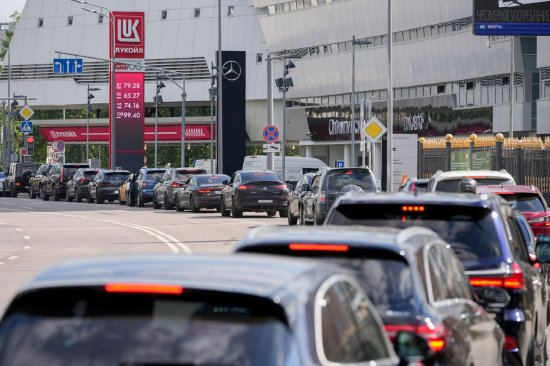 俄罗斯延长汽油出口禁令至年底 以应对燃料短缺